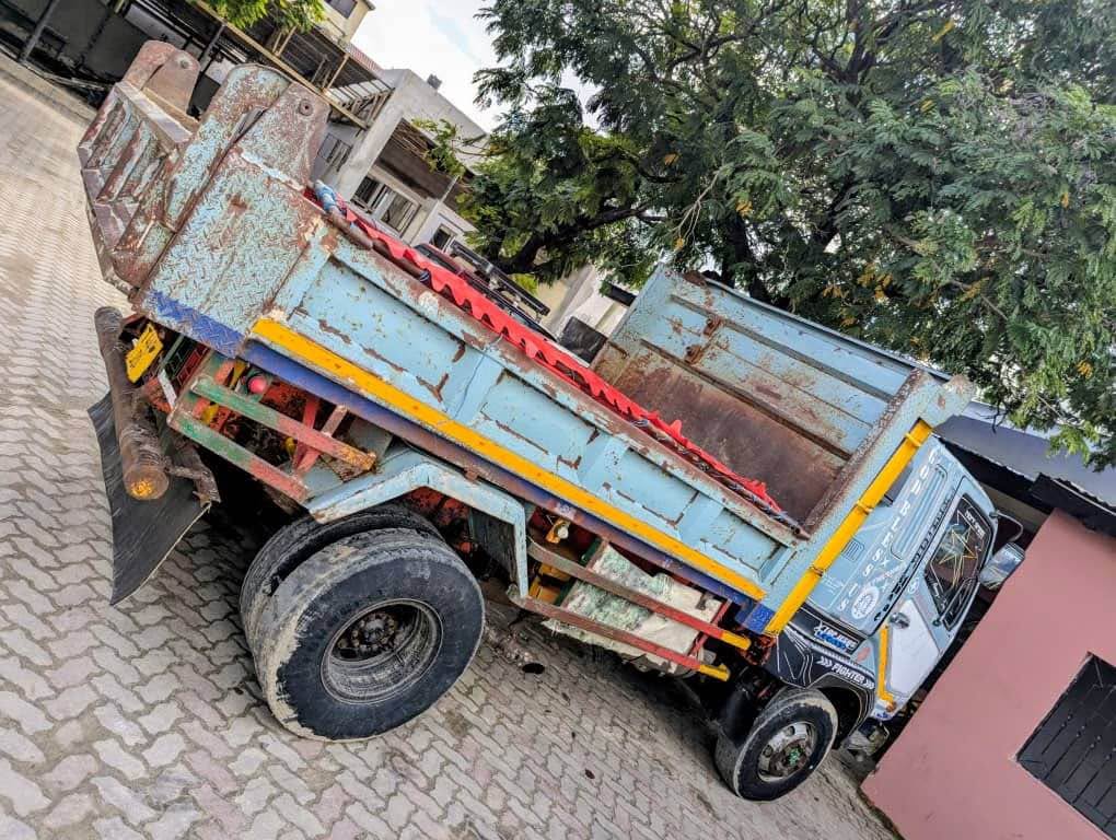 Magari Sokoni Mitsubishi Fuso ya Bei Poa 2000