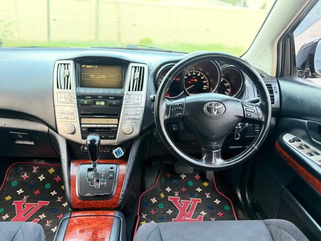 Price Toyota Harrier 2006 for Sale in Dar es Salaam