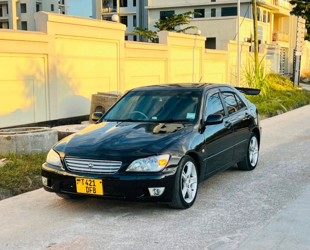Toyota Altezza bei poa sokoni Dar es Salaam Tanzania