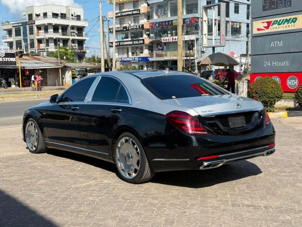 Benz Maybach bei poa sokoni Dar es Salaam Tanzania