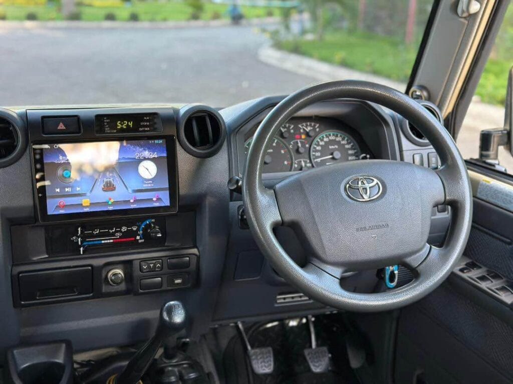 Magari Used Toyota Land Cruiser 79 Pickup 2017 Dar es Salaam Tanzania