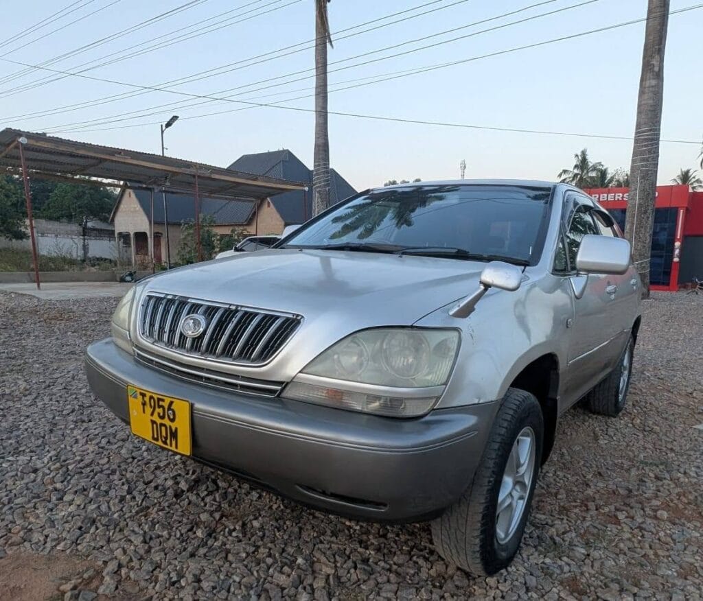 Toyota Harrier 2000 for Sale in Mwanza