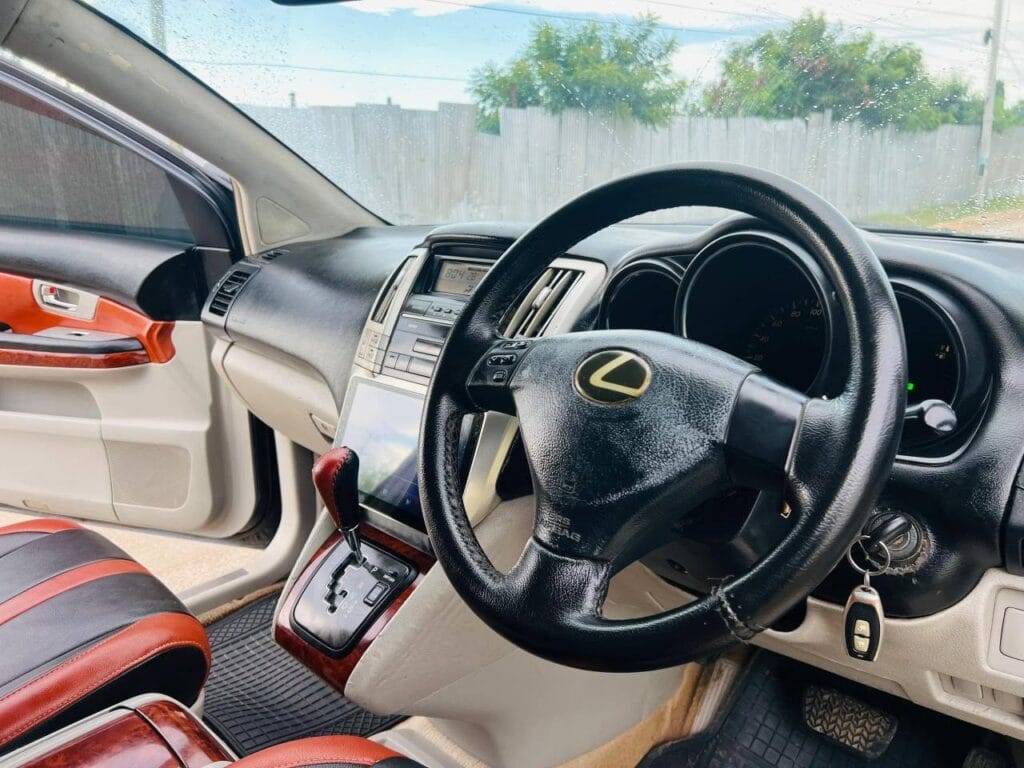 Toyota Harrier 2004 for Sale in Dar es Salaam