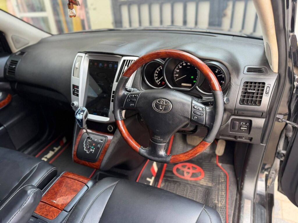 Toyota Harrier bei poa sokoni Dar es Salaam Tanzania
