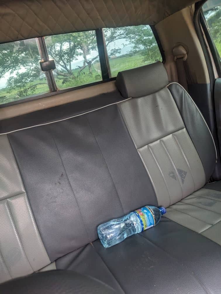 Toyota Hilux bei poa sokoni Mwanza Tanzania