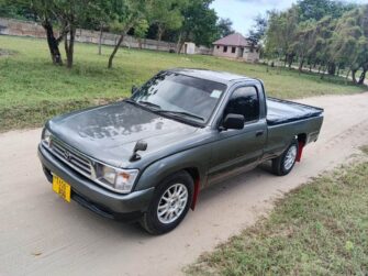 Bei Ya Toyota Hilux 1999 Sokoni Dar es Salaam Tanzania