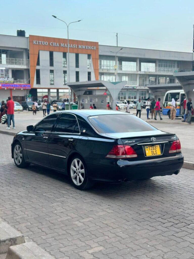 Buy Toyota Crown 2005 for Sale in Dar es Salaam