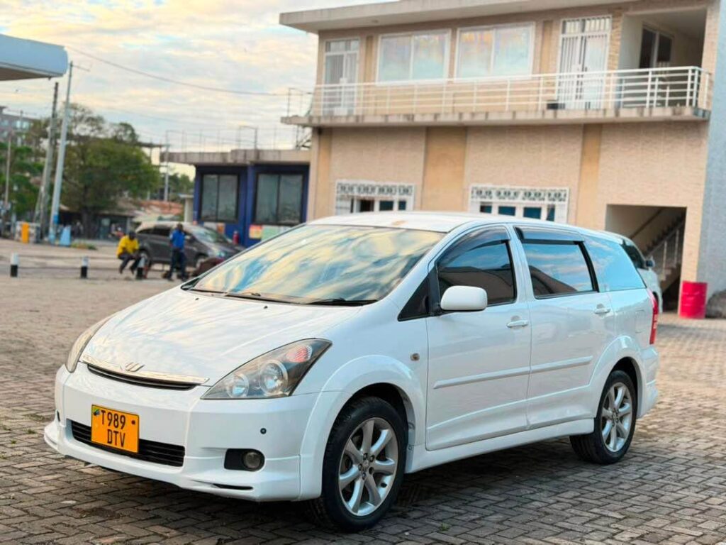 Magari Wish 2005 lipo Dar es Salaam
