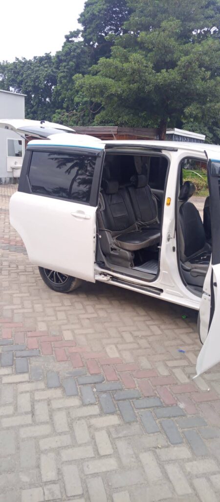 Toyota Sienta bei poa sokoni Dar es Salaam Tanzania