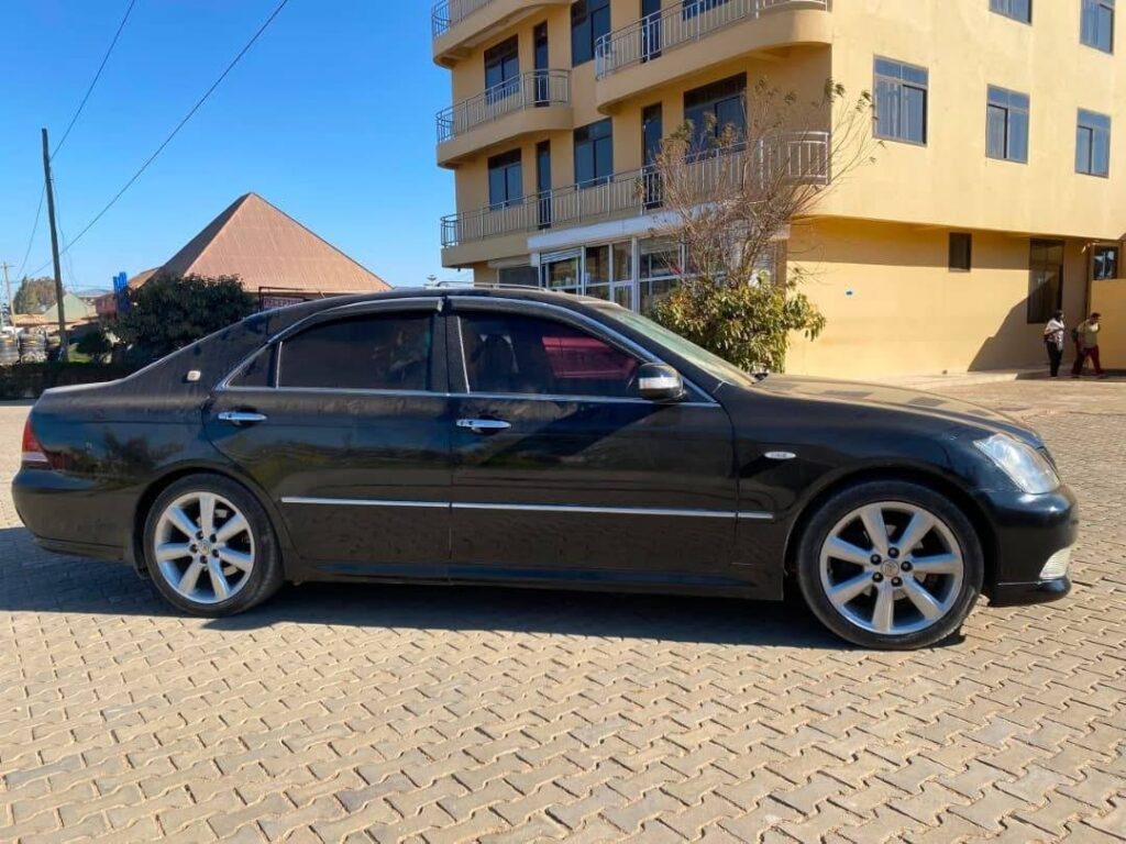 Toyota Crown 2005 for Sale in Dar es Salaam