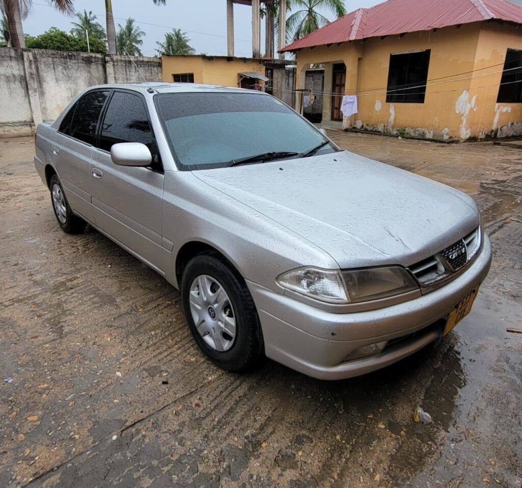 Magari Sokoni Toyota Carina ya Bei Poa 1998