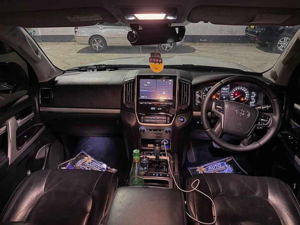 Magari Land Cruiser V8 2018 lipo Dar es Salaam