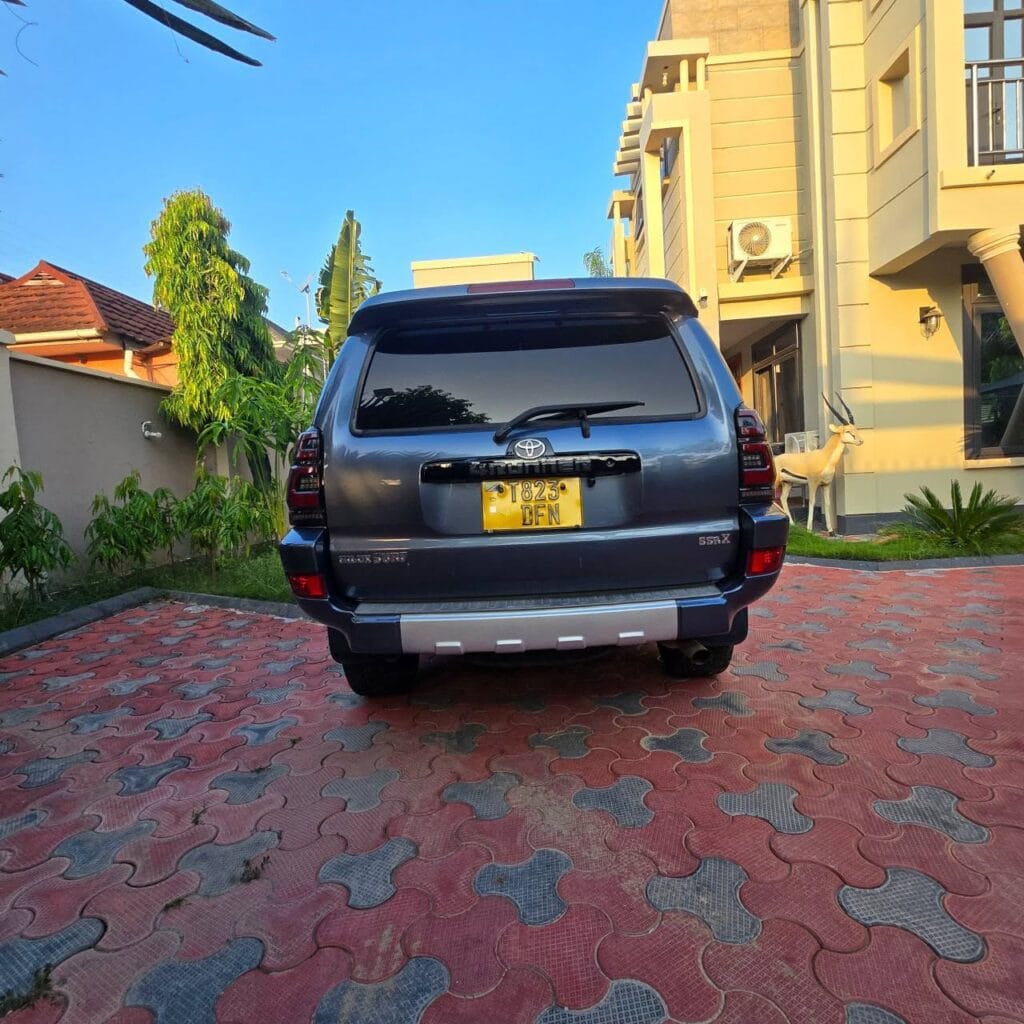 Magari Used Toyota Surf 2003 Dar es Salaam Tanzania