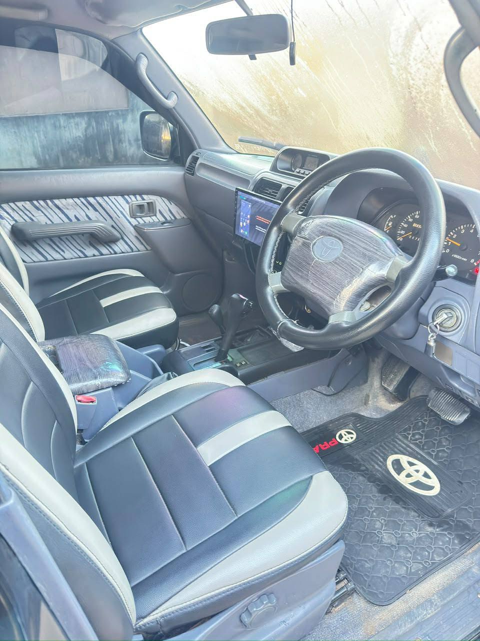 Toyota Land Cruiser Prado 2000 for Sale in Dar es Salaam