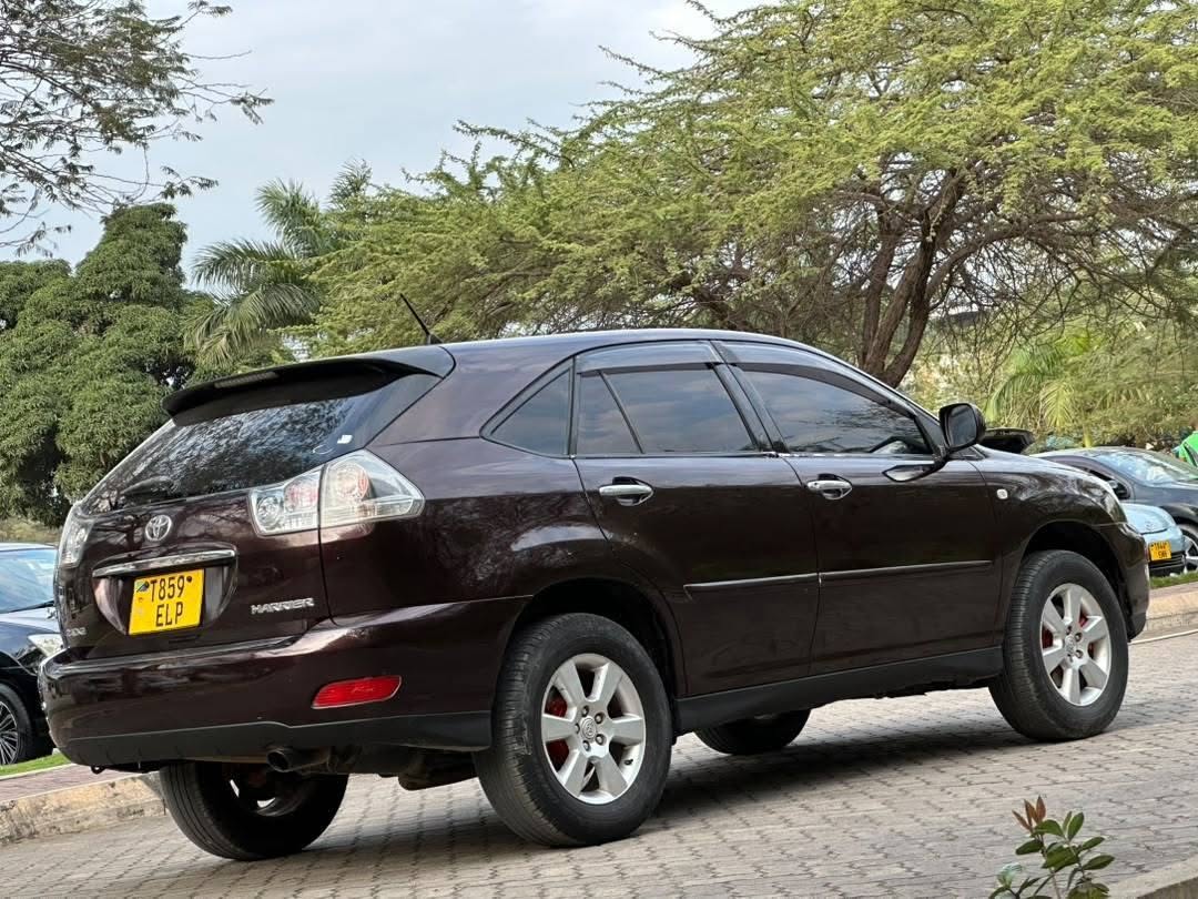 Magari Harrier 2007 lipo Dar es Salaam