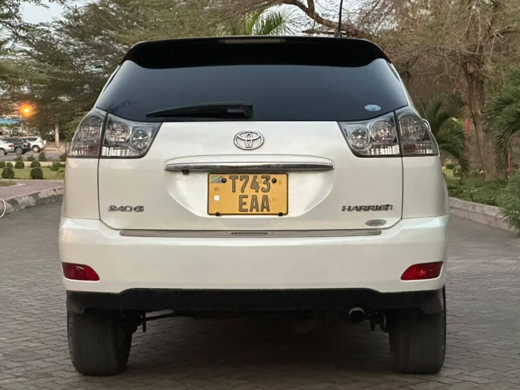Price Toyota Harrier 2006 for Sale in Dar es Salaam