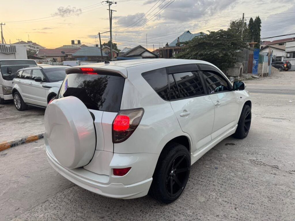 Magari Used Toyota Rav4 2007 Dar es Salaam Tanzania