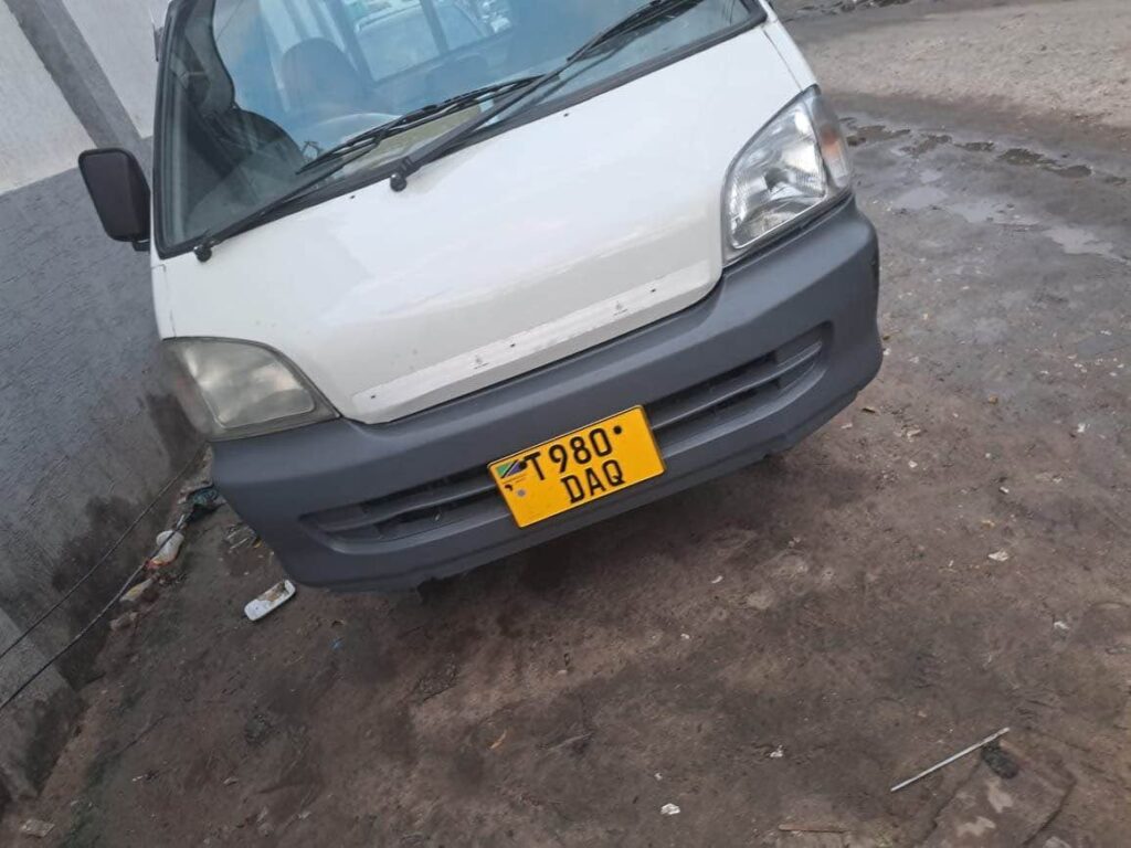 Toyota TownAce bei poa sokoni Dar es Salaam Tanzania