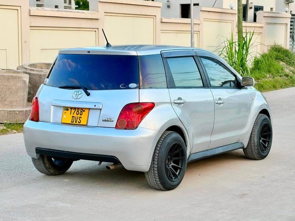Price Toyota IST 2005 for Sale in Dar es Salaam
