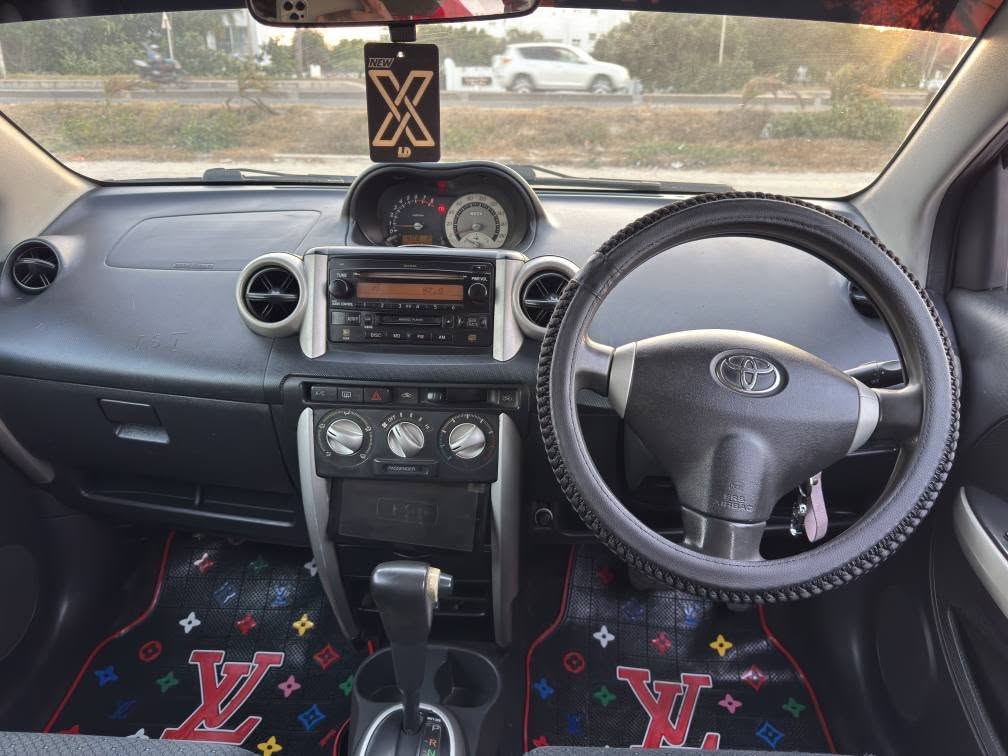 Price Toyota IST 2006 for Sale in Dar es Salaam