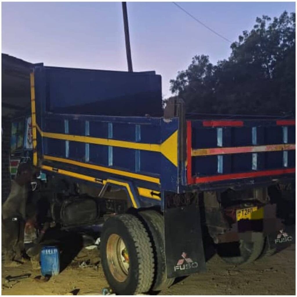 Buy Mitsubishi Tipper 1998 for Sale in Geita
