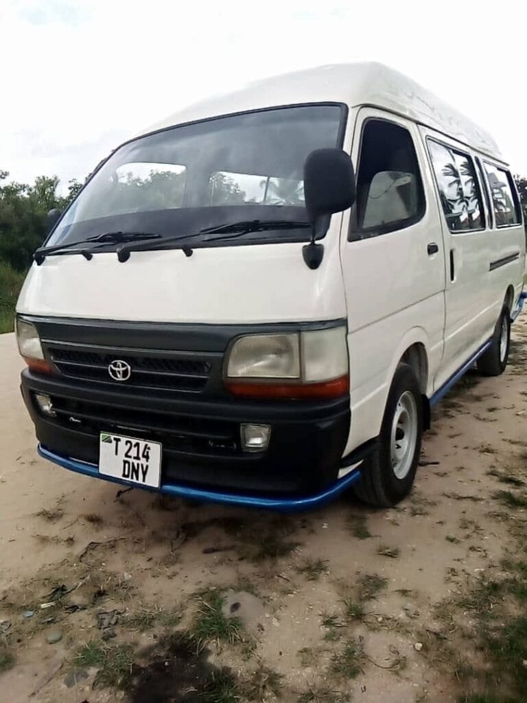Magari Hiace 1998 lipo Dar es Salaam