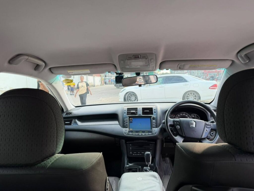 Price Toyota Crown 2009 for Sale in Dar es Salaam