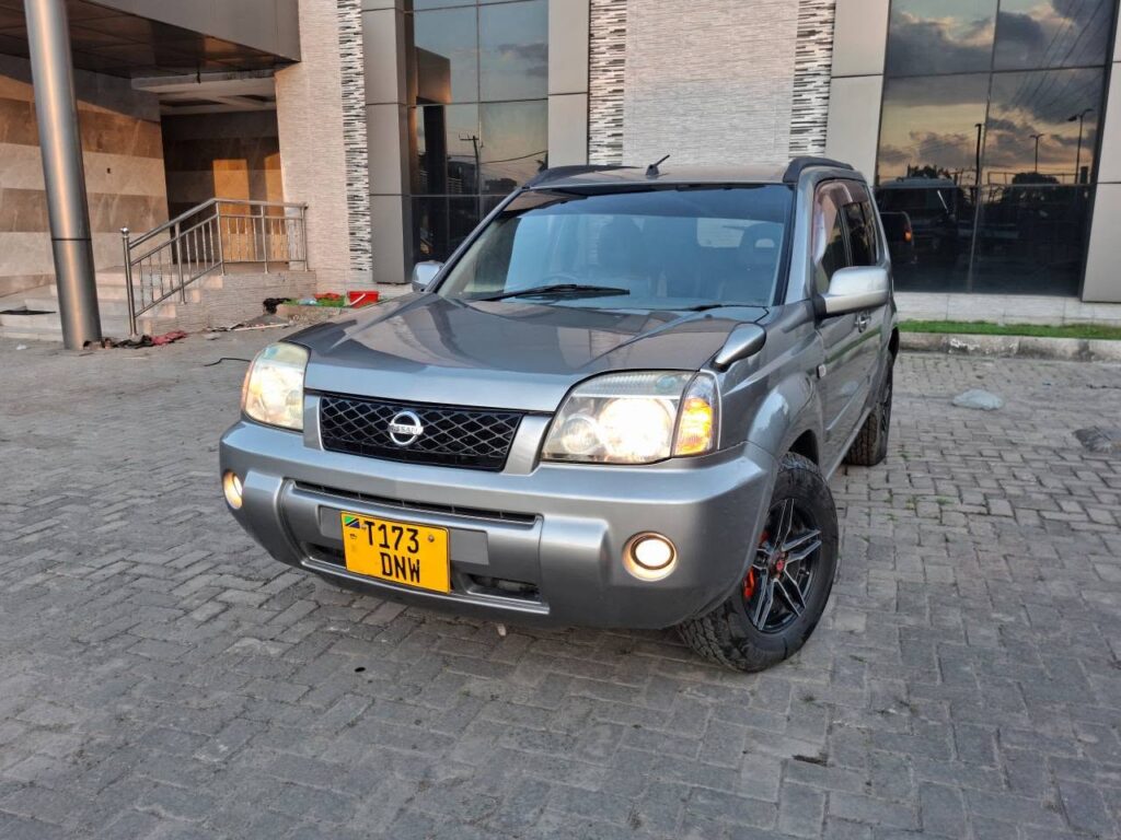 Magari Used Nissan X-Trail 2004 Dar es Salaam Tanzania