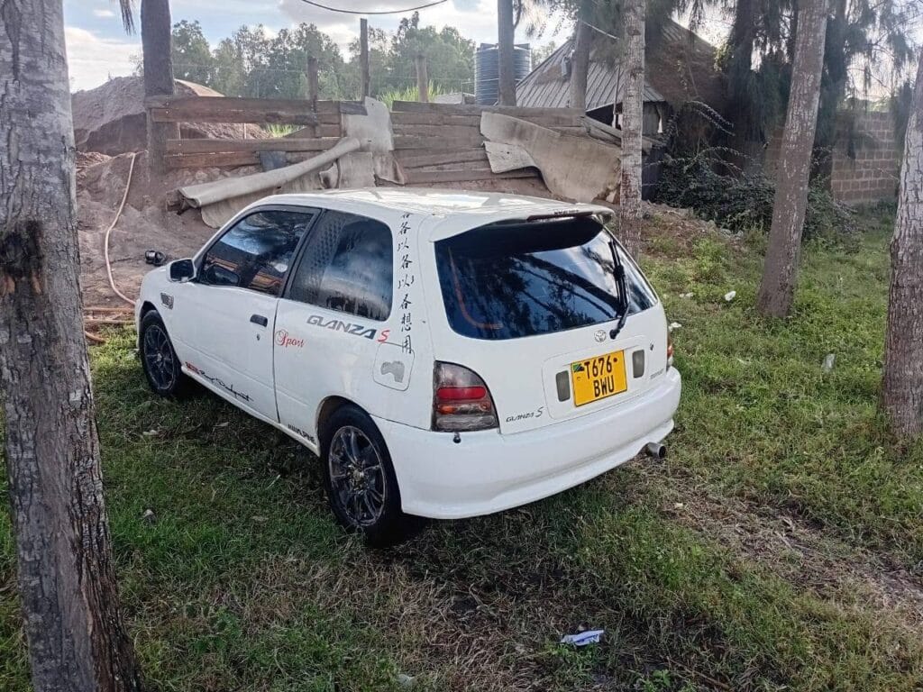 Used Toyota Starlet 1998 for Sale in Dar es Salaam