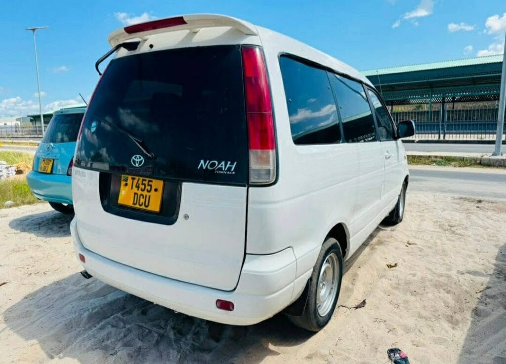 Bei ya Toyota Noah 1998 Sokoni Dar es Salaam Tanzania