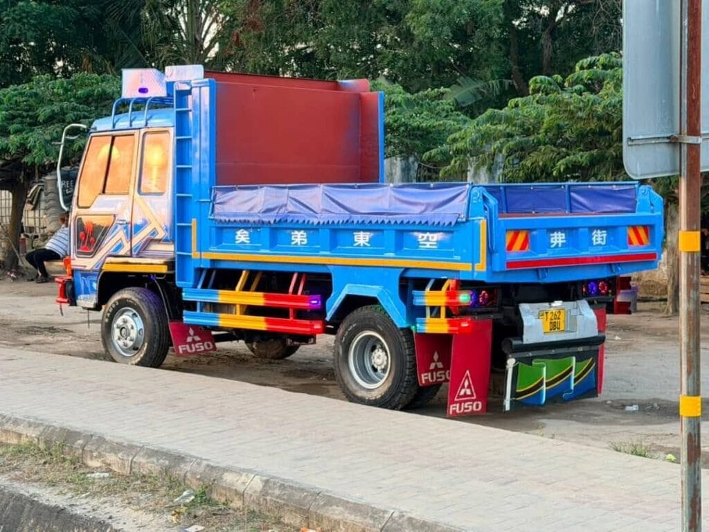 Mitsubishi Tipper 1998 for Sale in Mwanza