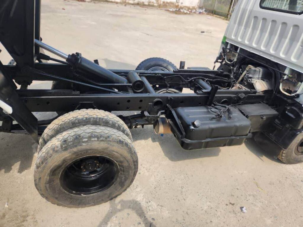 Magari Used Mitsubishi Canter 1995 Dar es Salaam Tanzania