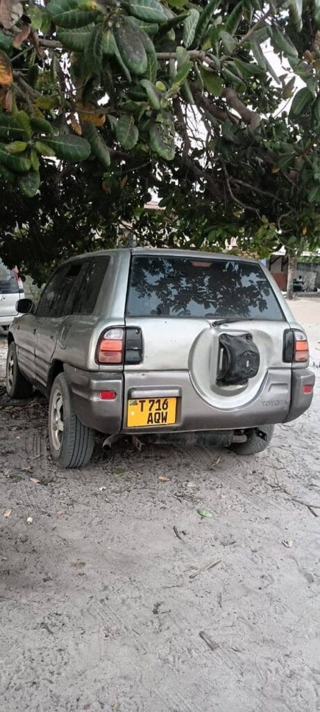 Magari Rav4 1998 lipo Dar es Salaam