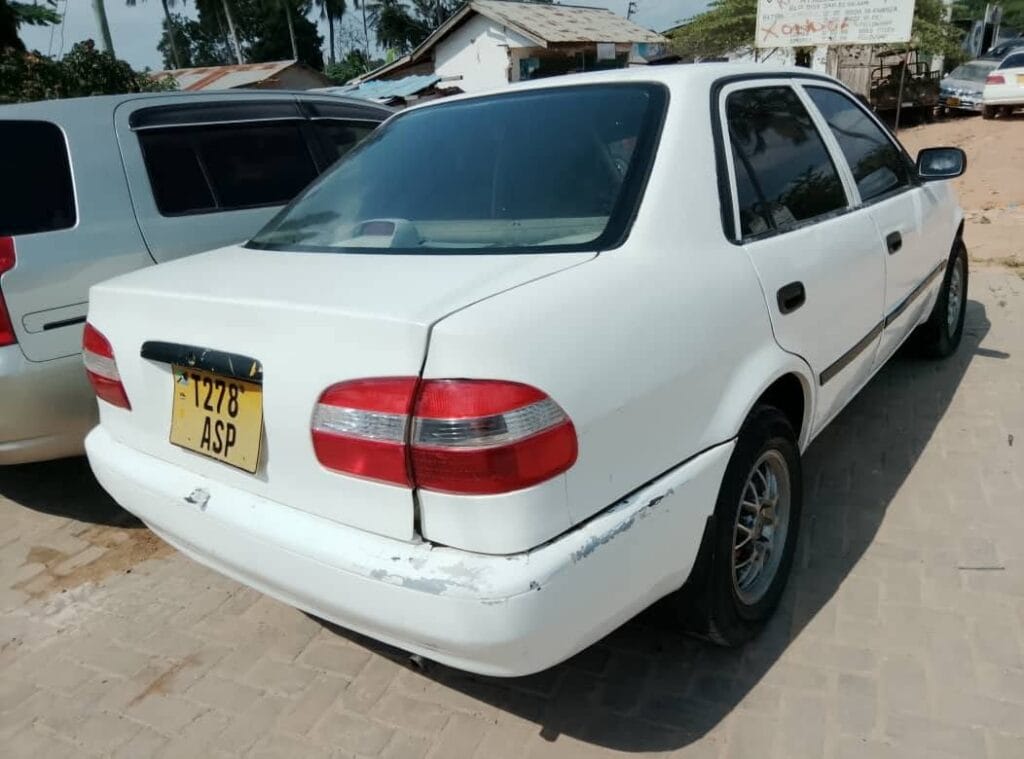 Magari Corolla 1998 lipo Dar es Salaam