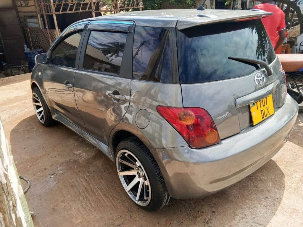 Magari Used Toyota IST 2005 Dar es Salaam Tanzania