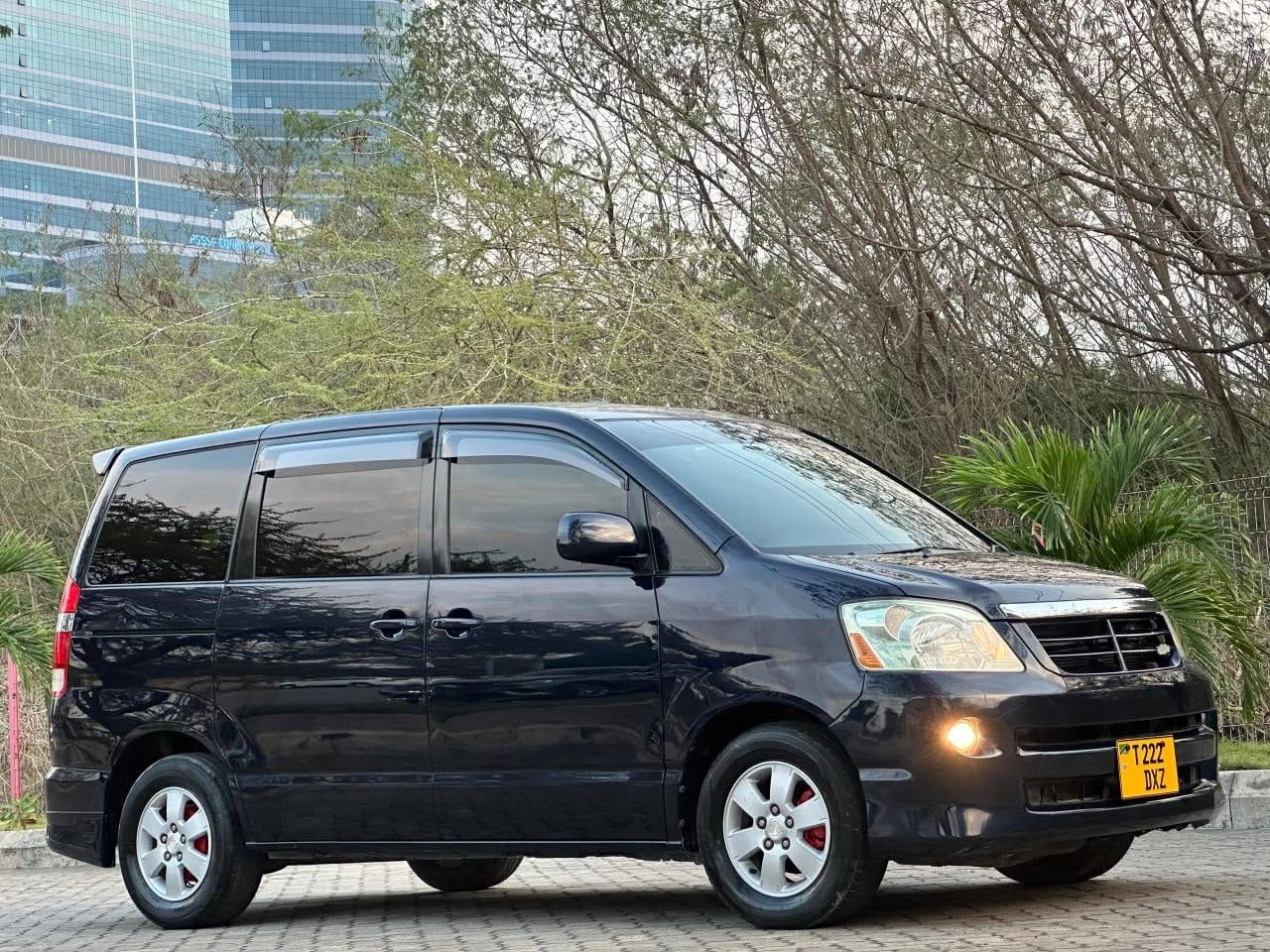 Price Of Toyota Noah 2004 for Sale in Tanzania