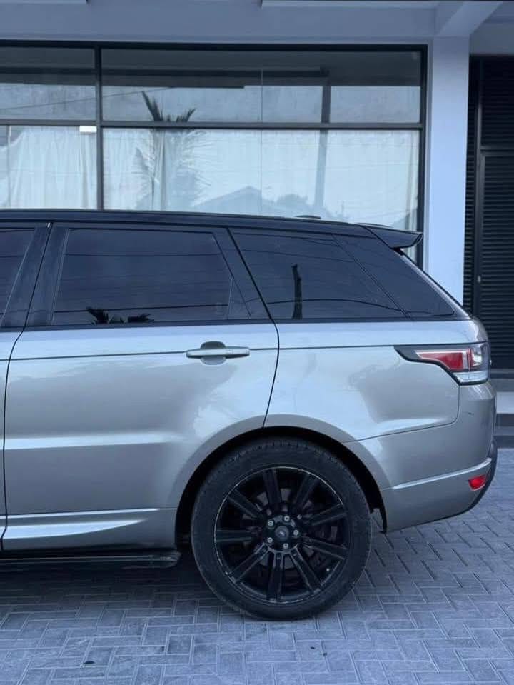 Magari Sokoni Land Rover Range Rover Sport ya Bei Poa 2014