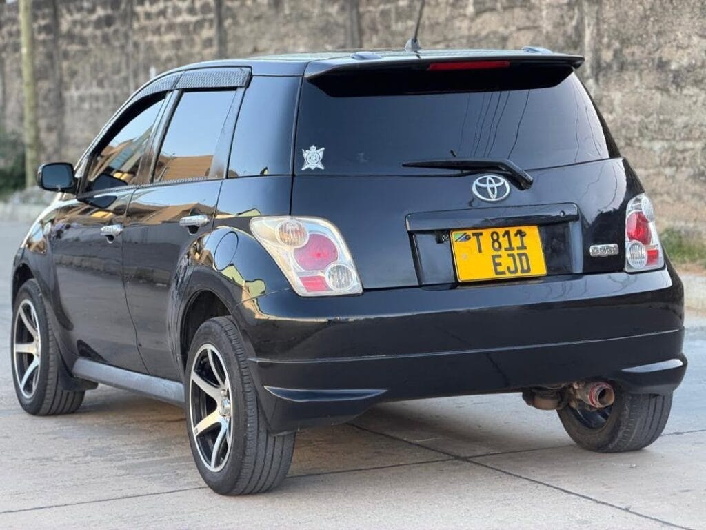 Price Toyota IST 2004 for Sale in Dar es Salaam