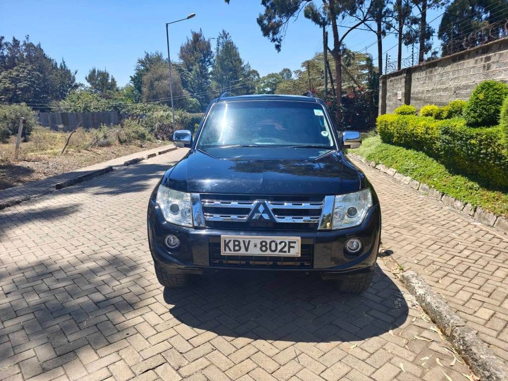 Bei ya Mitsubishi Pajero 2011 Sokoni Dar es Salaam Tanzania