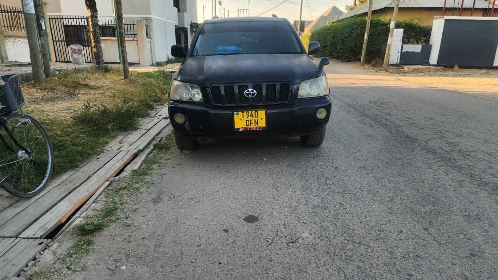 Price Of Toyota Kluger 2003 for Sale in Tanzania