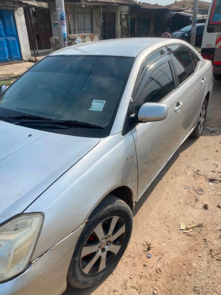 Magari Allion 2004 lipo Dar es Salaam
