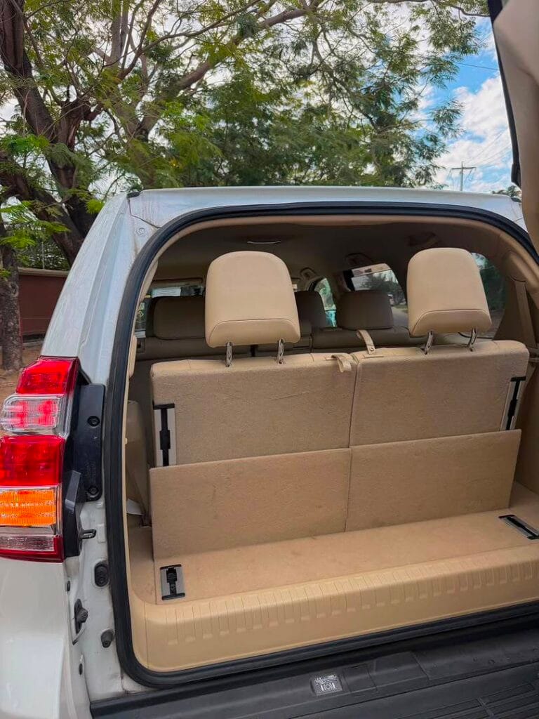 Toyota Land Cruiser Prado bei poa sokoni Dar es Salaam Tanzania