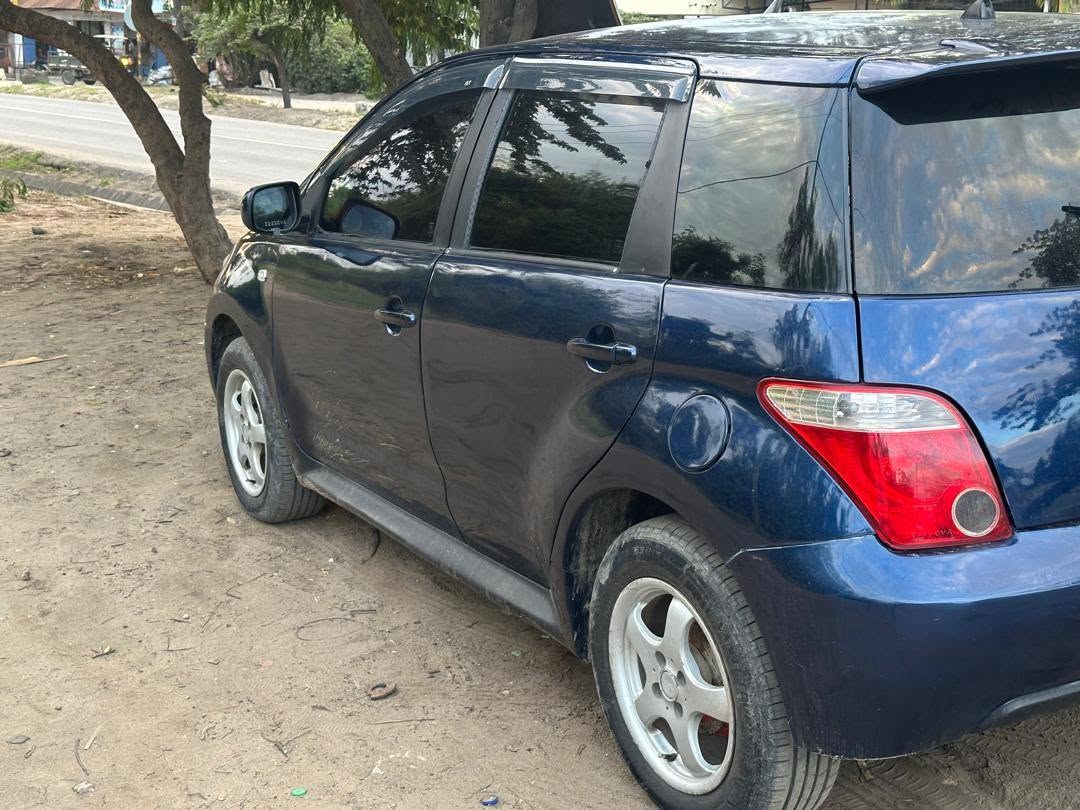 Magari Used Toyota IST 2005 Dar es Salaam Tanzania
