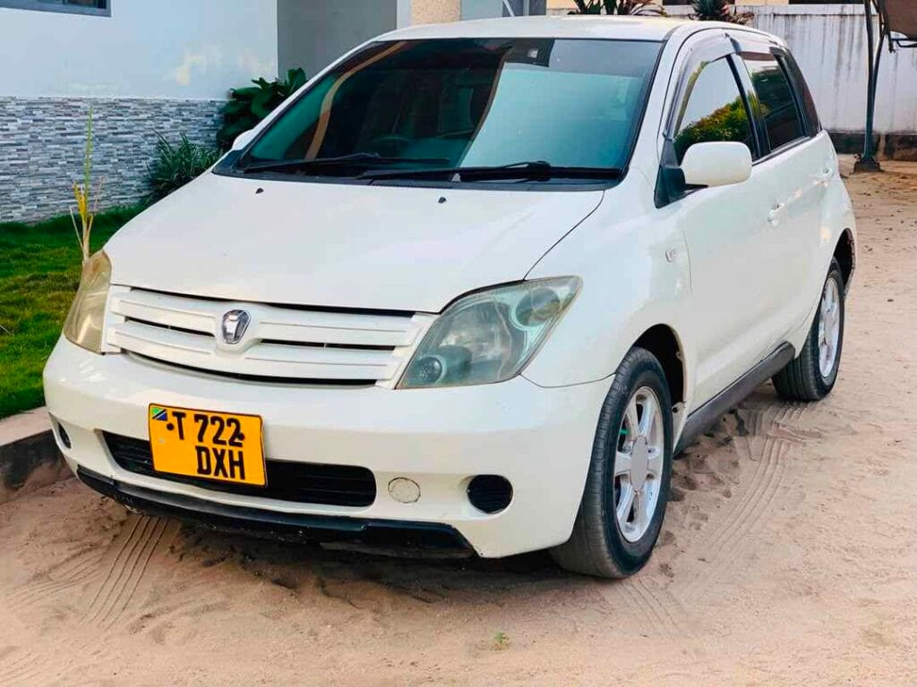 Magari Used Toyota IST 2005 Dar es Salaam Tanzania