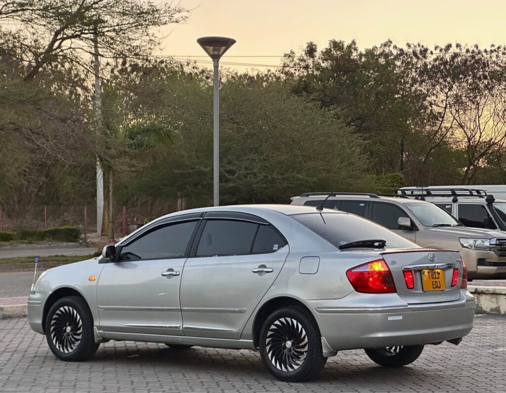 Toyota Premio bei poa sokoni Dar es Salaam Tanzania