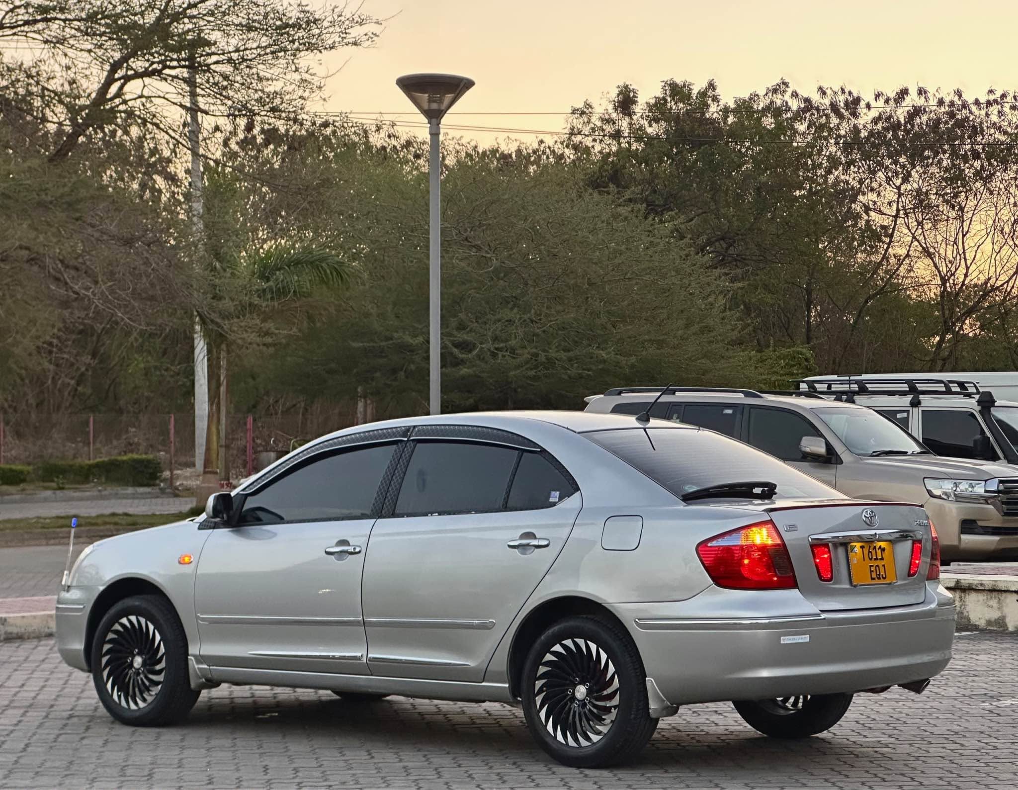 Toyota Premio bei poa sokoni Dar es Salaam Tanzania