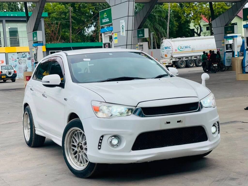 Mitsubishi RVR bei poa sokoni Dar es Salaam Tanzania